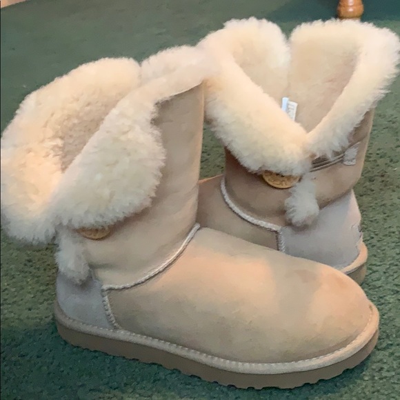 Tan Bailey Button Ugg Boots - Picture 2 of 6